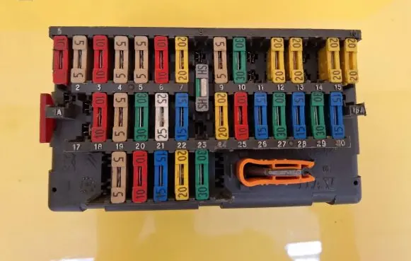 Citroen Xsara Fuse box set 9568591280
