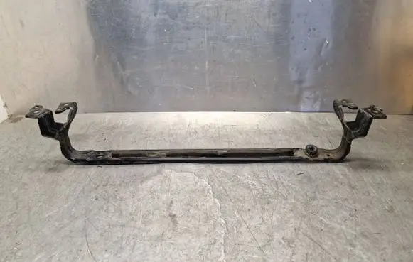 Radiator mount bracket