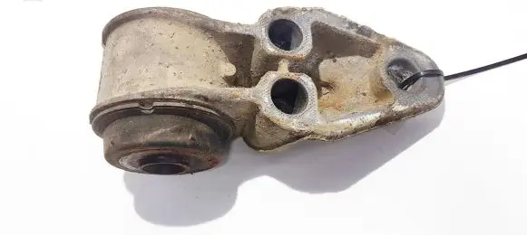 Skoda Superb B5 (3U) Rear axle beam mounts housing 8e0501521h 8e0501522h
