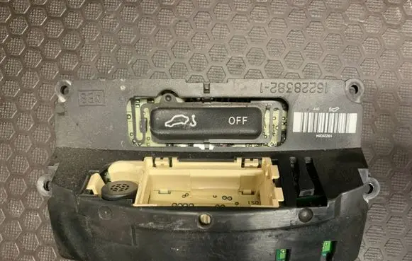 Mercedes-Benz ML W163 Front seat light A1635421018 UF0200 097774020933