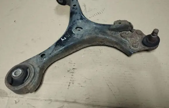 Honda Civic IX Front lower control arm/wishbone
