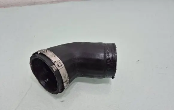 Volkswagen Tiguan Intercooler hose/pipe 