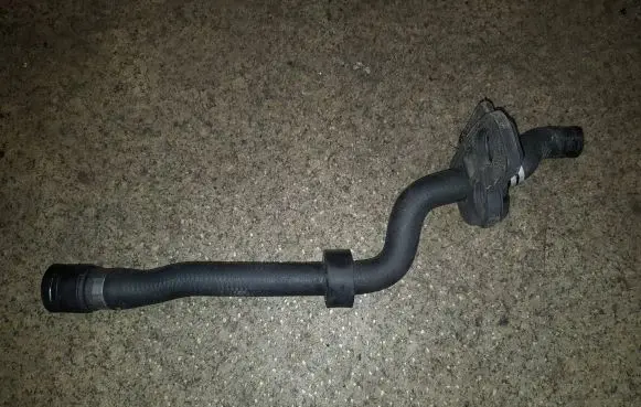 BMW 5 E60 E61 Engine coolant pipe/hose 64216912735
