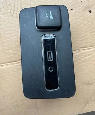 Alfa Romeo Giulia USB socket connector 156118209