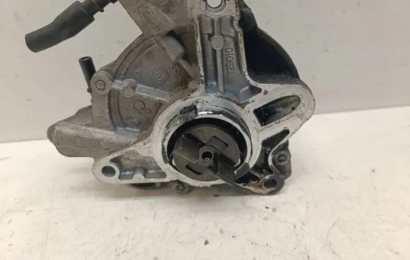 Peugeot 508 RXH Vacuum pump 9673836180 11T3032763 7021390500