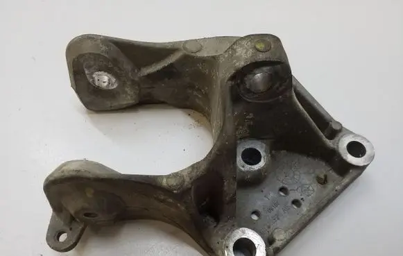 Chrysler Town & Country V Engine mounting bracket 04721570AB