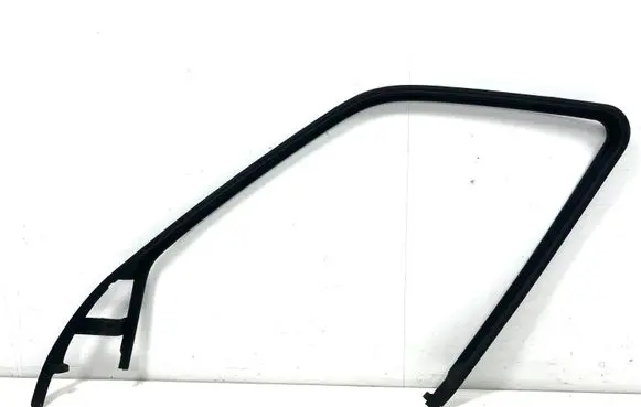 Land Rover Range Rover Sport L320 Front door window/glass frame EJN000100