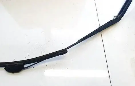 Nissan Leaf I (ZE0) Front wiper blade arm e809b3ra