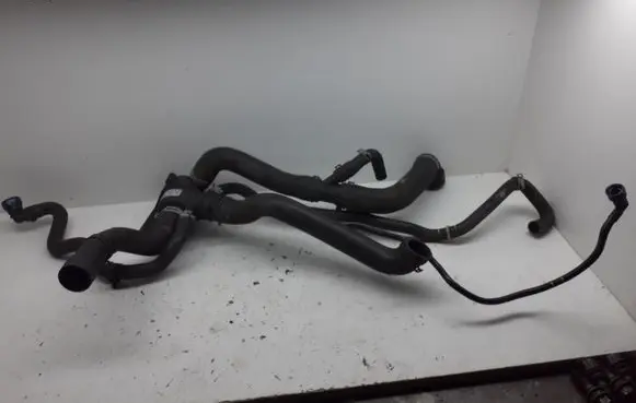 Land Rover Range Rover Sport L494 Engine coolant pipe/hose CPLA8575CD