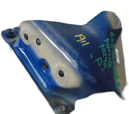 Skoda Kamiq Fender mounting bracket 