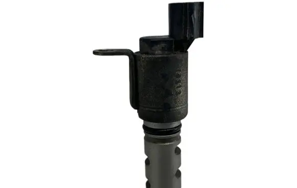 Toyota Avensis T270 Camshaft vanos timing valve 30T050