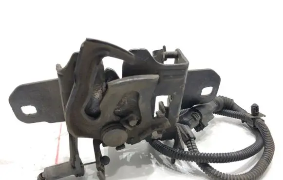Engine bonnet/hood lock/catch