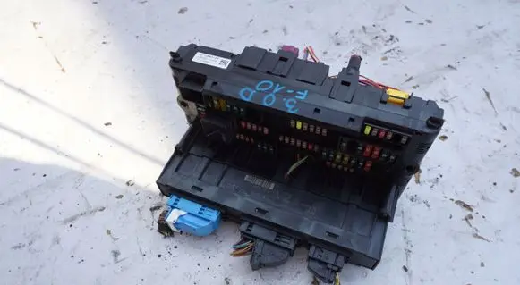 BMW 5 F10 F11 Fuse box set 921086101
