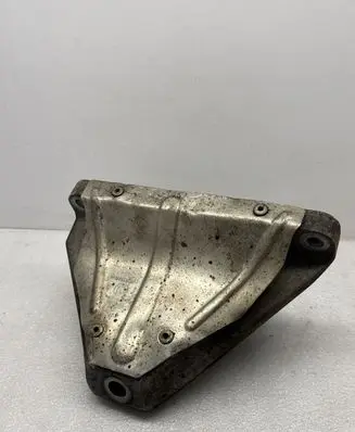 BMW 5 F10 F11 Engine mounting bracket 6777626