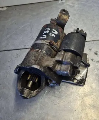 Volkswagen PASSAT B5 Starter motor 053911049