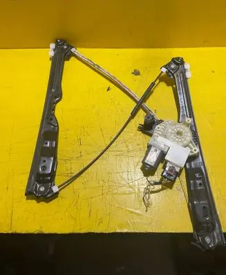 Peugeot 308 Front door window regulator with motor 9678189880