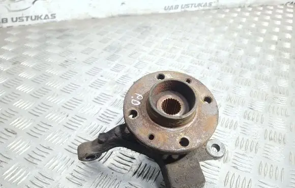Nissan Note (E11) Front wheel hub spindle knuckle