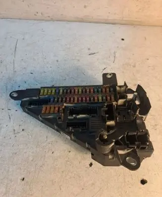 BMW 5 E60 E61 Fuse module 6906619