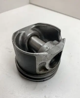 Skoda Octavia Mk2 (1Z) Piston 7973