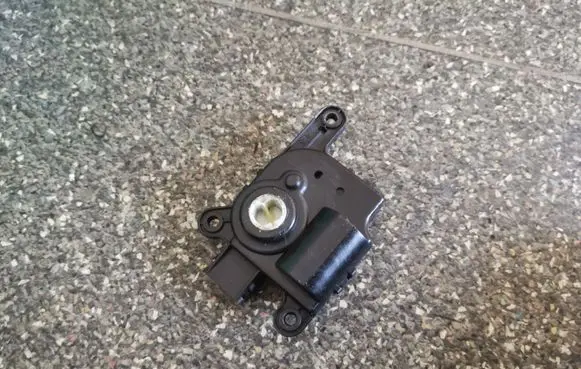 KIA Ceed Air flap motor/actuator AB1P400000