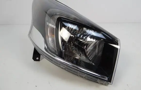 Opel Vivaro Headlight/headlamp 260107798R 93867953 1EE01156506