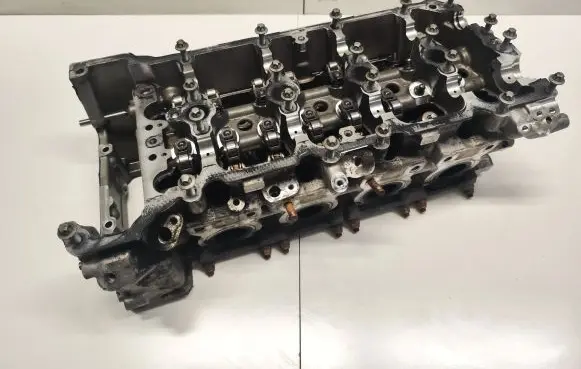 Mercedes-Benz C AMG W205 Engine head r1770163600 R177016