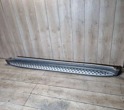 Mercedes-Benz ML W164 Sill 06070270025