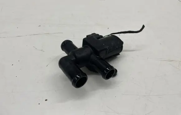 Audi Q5 SQ5 Coolant heater control valve 1T0820036D