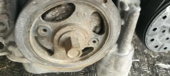 Toyota Avensis T270 Crankshaft pulley