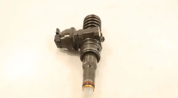 Volkswagen Golf V Fuel injector 0414720215