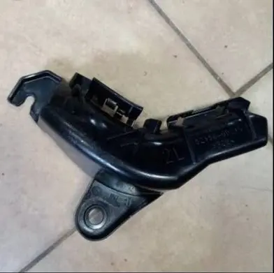 Toyota Yaris Rear bumper mounting bracket 521560D210 NE57201