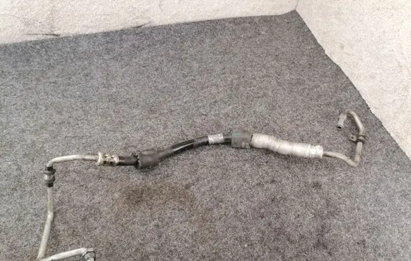 Porsche Cayenne (92A) Power steering hose/pipe/line