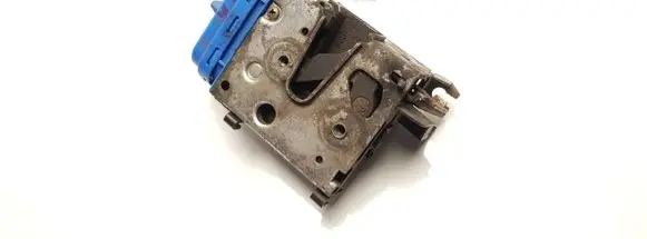 Audi A4 S4 B5 8D Rear door lock 4A0839015H