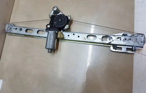 Mercedes-Benz ML W163 Rear door window regulator motor 119017100