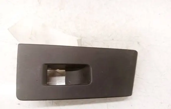 Volkswagen PASSAT B6 Front door window switch trim 3AA868749