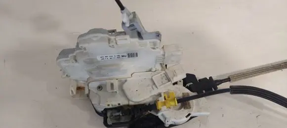 Audi A8 S8 D4 4H Front door lock 4H2837016E