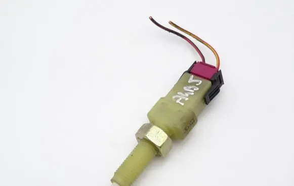 Audi A4 S4 B5 8D Brake pedal sensor switch 443945515