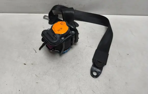 Audi Q3 8U Front seatbelt 8U0857706C