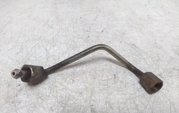 Hyundai Santa Fe Fuel injector supply line/pipe 