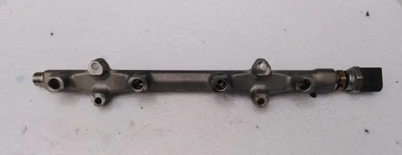 Cupra Formentor Fuel injector supply line/pipe 