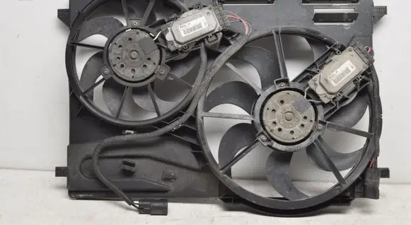 Volvo V70 Electric radiator cooling fan 30792924