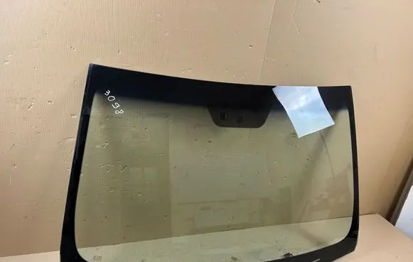 Hyundai i40 Front windscreen/windshield window 