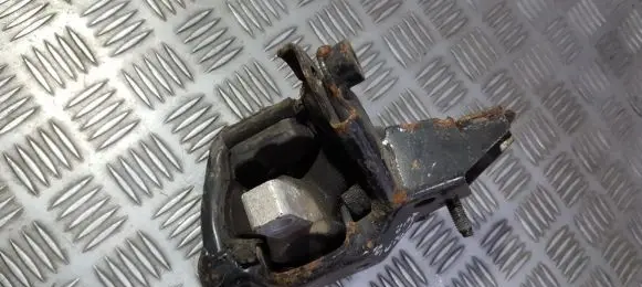 Volkswagen Polo IV 9N3 Engine mount bracket 6Q0199555