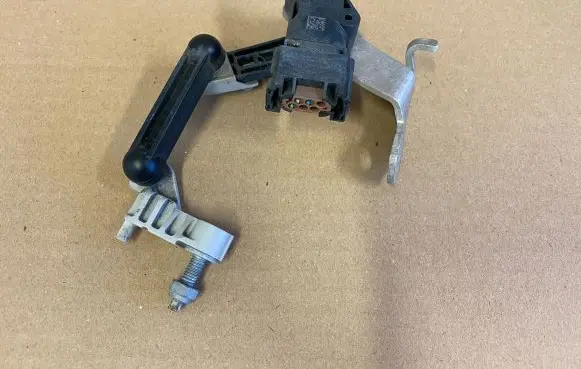 BMW iX Headlight/headlamp level sensor 6895466 25496911