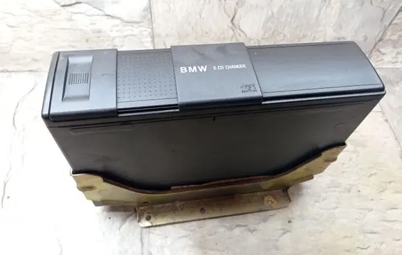 BMW 5 E39 CD/DVD changer 8361584 65128361584