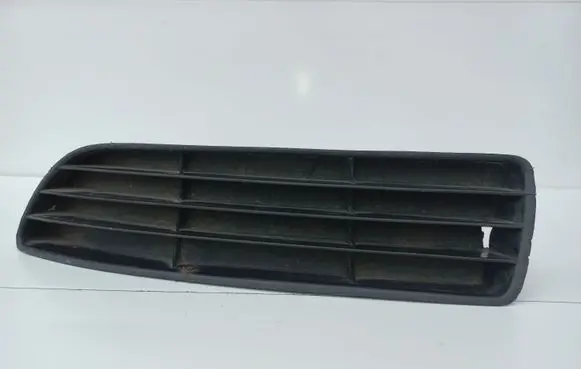 Audi A4 S4 B5 8D Front bumper lower grill 8D0807345B