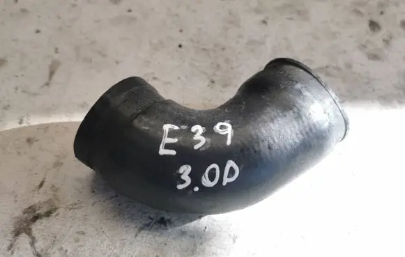 BMW 5 E39 Intercooler hose/pipe 11612248622e