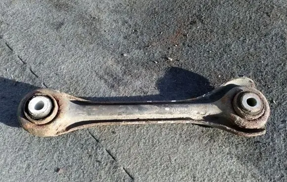 Mercedes-Benz C W203 Rear suspension control arm 