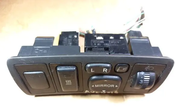 Toyota Avensis T250 A set of switches 183575