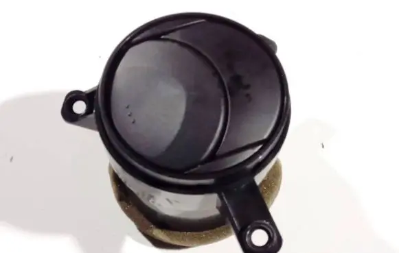 Mazda 2 Dash center air vent grill d65164930